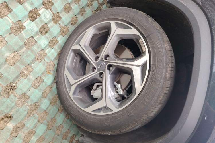 Used Geely Auto Monjaro L 2025 2.0TD Automatic Xingyun Version Right Front Wheel Hub