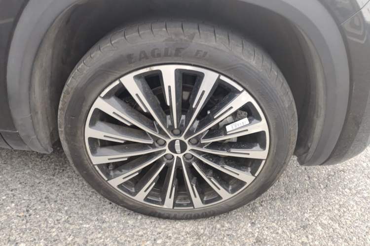 Used Geely Auto Monjaro L 2025 Dongfang Yao 2.0TD Automatic Lanxing Edition Right Front Wheel Hub