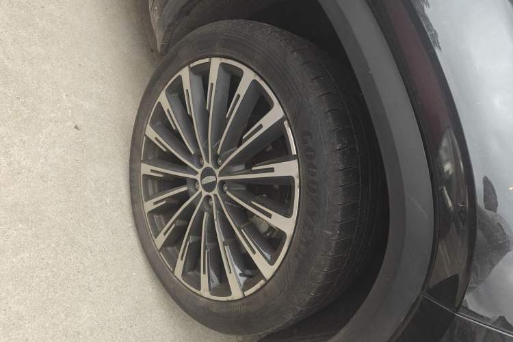 Used Geely Auto Monjaro L 2025 Dongfang Yao 2.0TD Automatic Lanxing Edition Right Front Wheel Hub