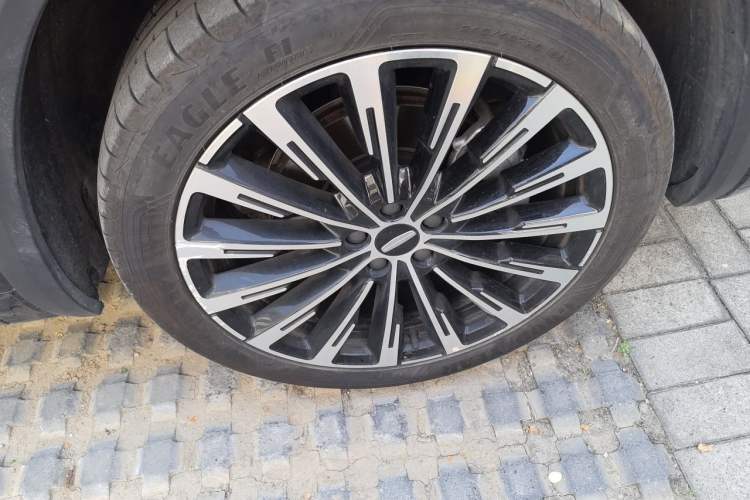 Used Geely Auto Monjaro L 2025 Dongfang Yao 2.0TD Automatic Lanxing Edition Right Front Wheel Hub