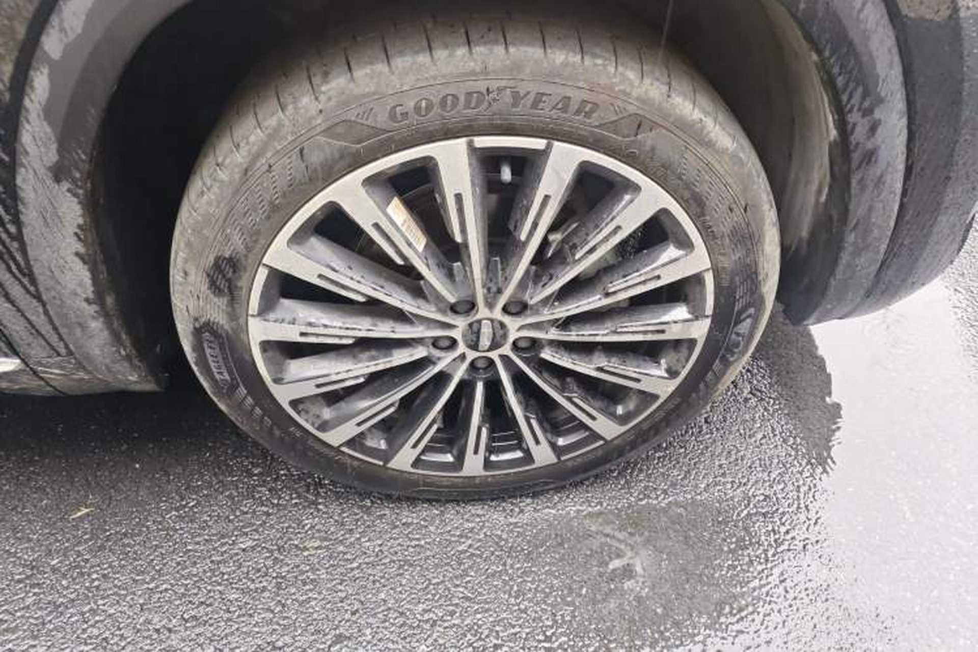 Used Geely Auto Monjaro L 2025 Dongfang Yao 2.0TD Automatic Lanxing Edition Right Front Wheel Hub