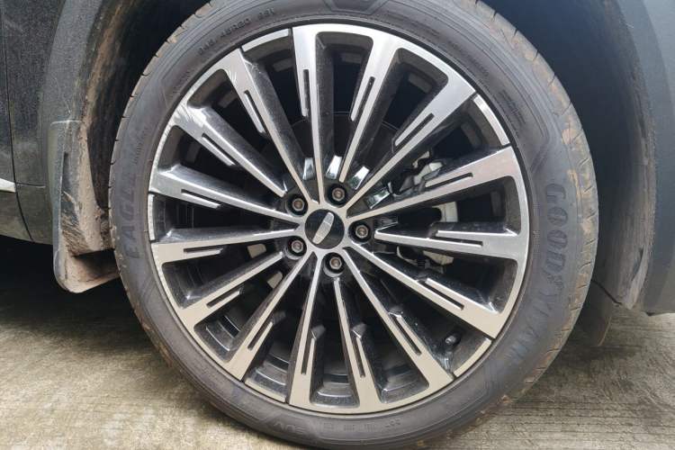 Used Geely Auto Monjaro L 2025 Dongfang Yao 2.0TD Automatic Lanxing Edition Right Front Wheel Hub