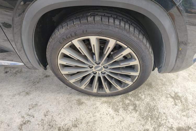 Used Geely Auto Monjaro L 2025 Dongfang Yao 2.0TD Automatic Lanxing Edition Right Front Wheel Hub