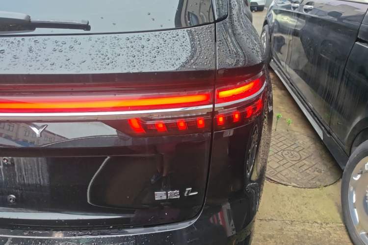 Used Geely Auto Monjaro L 2025 Dongfang Yao 2.0TD Automatic Lanxing Edition Right Rear Taillight