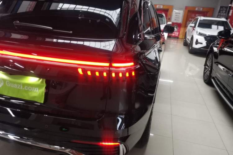 Used Geely Auto Monjaro L 2025 Dongfang Yao 2.0TD Automatic All-Wheel-Drive Wangyue Edition Right Rear Taillight