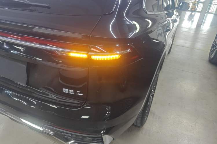 Used Geely Auto Monjaro L 2025 Dongfang Yao 2.0TD Automatic Lanxing Edition Right Rear Taillight