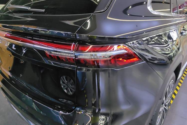 Used Geely Auto Monjaro L 2025 Dongfang Yao 2.0TD Automatic Lanxing Edition Right Rear Taillight