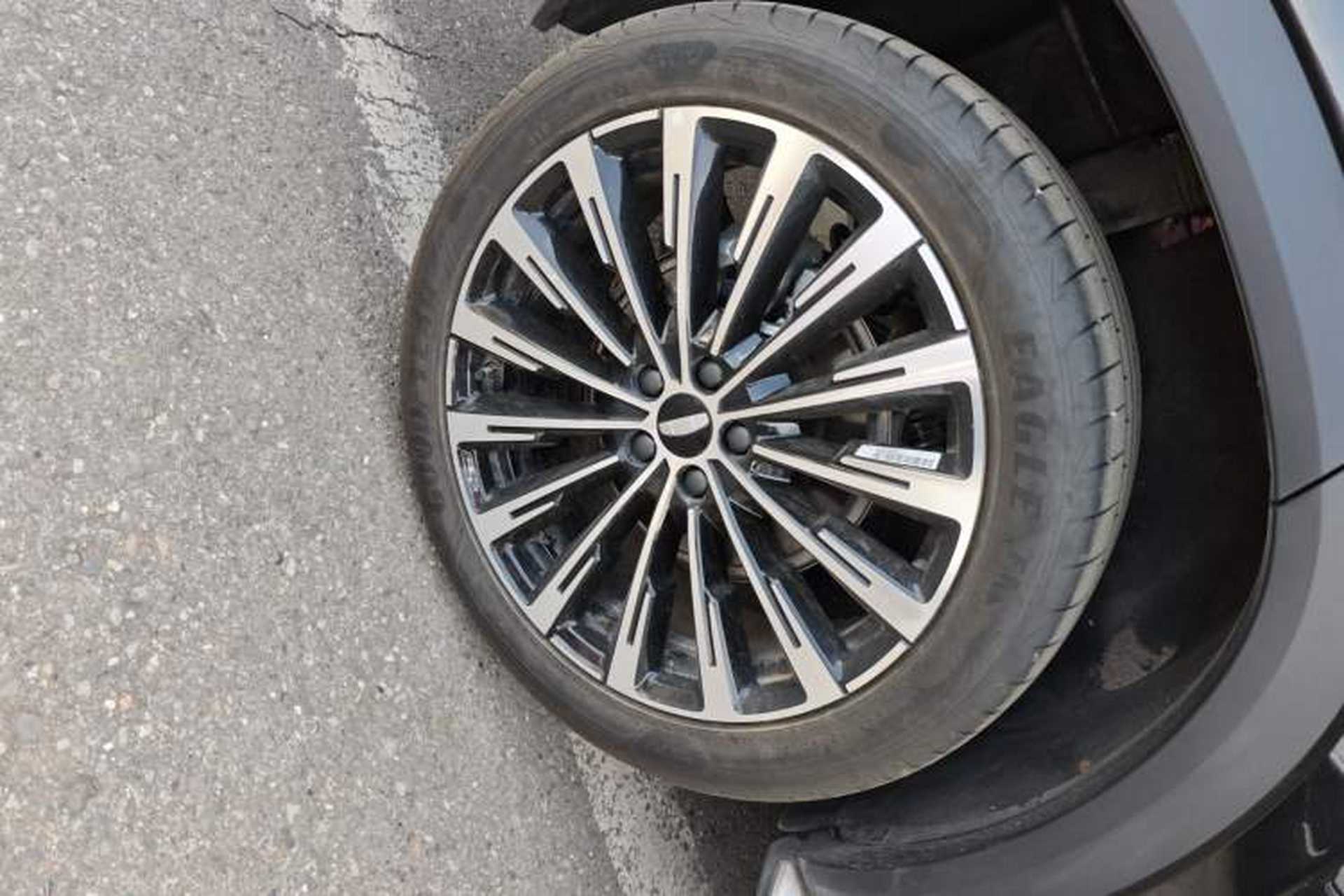 Used Geely Auto Monjaro L 2025 Dongfang Yao 2.0TD Automatic All-Wheel-Drive Wangyue Edition Right Rear Wheel Hub