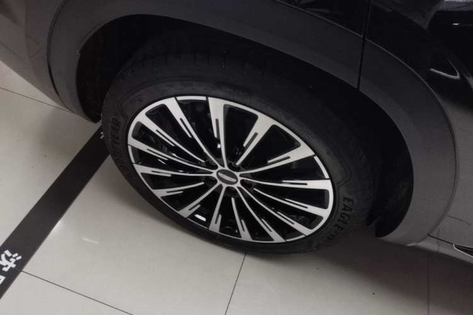 Used Geely Auto Monjaro L 2025 Dongfang Yao 2.0TD Automatic All-Wheel-Drive Wangyue Edition Right Rear Wheel Hub