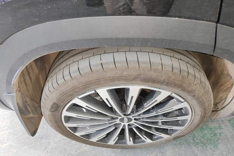 Used Geely Auto Monjaro L 2025 Dongfang Yao 2.0TD Automatic Jinzhao Edition Right Rear Wheel Hub