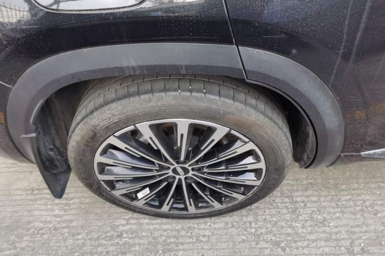 Used Geely Auto Monjaro L 2025 Dongfang Yao 2.0TD Automatic All-Wheel-Drive Wangyue Edition Right Rear Wheel Hub