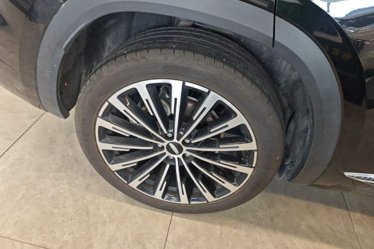 Used Geely Auto Monjaro L 2025 Dongfang Yao 2.0TD Automatic All-Wheel-Drive Wangyue Edition Right Rear Wheel Hub