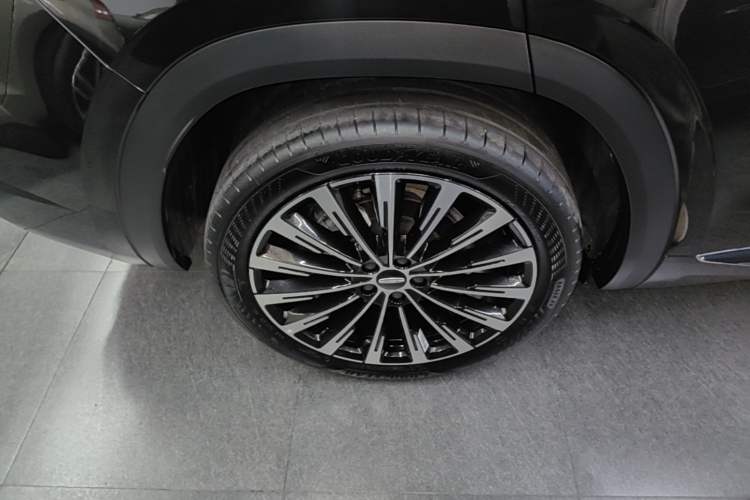Used Geely Auto Monjaro L 2025 Dongfang Yao 2.0TD Automatic Lanxing Edition Right Rear Wheel Hub