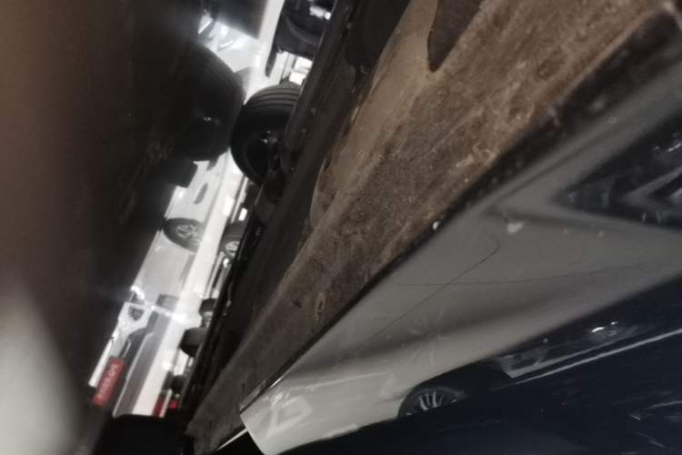 Used Geely Auto Monjaro L 2025 Dongfang Yao 2.0TD Automatic All-Wheel-Drive Wangyue Edition Right Side Sill