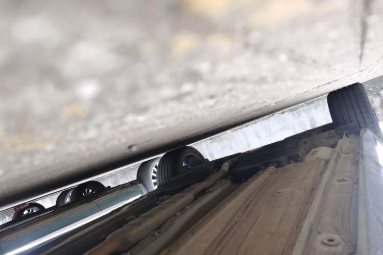 Used Geely Auto Monjaro L 2025 Dongfang Yao 2.0TD Automatic All-Wheel-Drive Wangyue Edition Right Side Sill