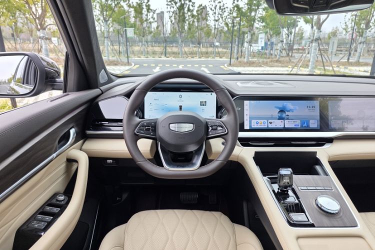 Used Geely Auto Monjaro L 2025 Dongfang Yao 2.0TD Automatic Lanxing Edition Steering Wheel