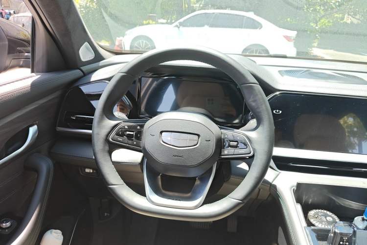 Used Geely Auto Monjaro L 2025 Dongfang Yao 2.0TD Automatic Jinzhao Edition Steering Wheel