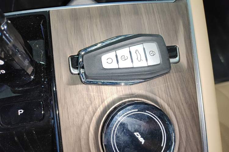 Used Geely Auto Monjaro L 2025 Dongfang Yao 2.0TD Automatic Jinzhao Edition Vehicle Key
