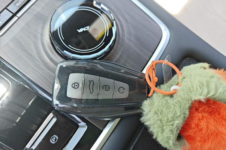 Used Geely Auto Monjaro L 2025 Dongfang Yao 2.0TD Automatic Jinzhao Edition Vehicle Key