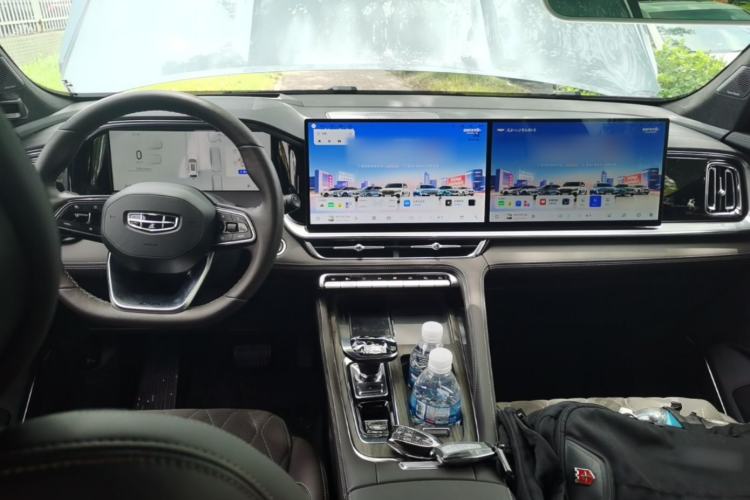 Used Geely Auto Monjaro L 2025 Dongfang Yao 2.0TD Automatic All-Wheel-Drive Wangyue Edition Center Console