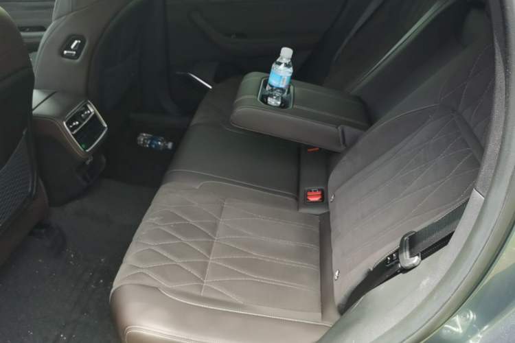 Used Geely Auto Monjaro L 2025 Dongfang Yao 2.0TD Automatic All-Wheel-Drive Wangyue Edition Left Rear Seat