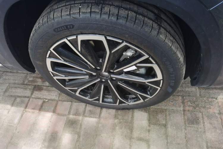 Used Geely Auto Monjaro L 2025 Dongfang Yao 2.0TD Automatic All-Wheel-Drive Wangyue Edition Right Front Wheel Hub