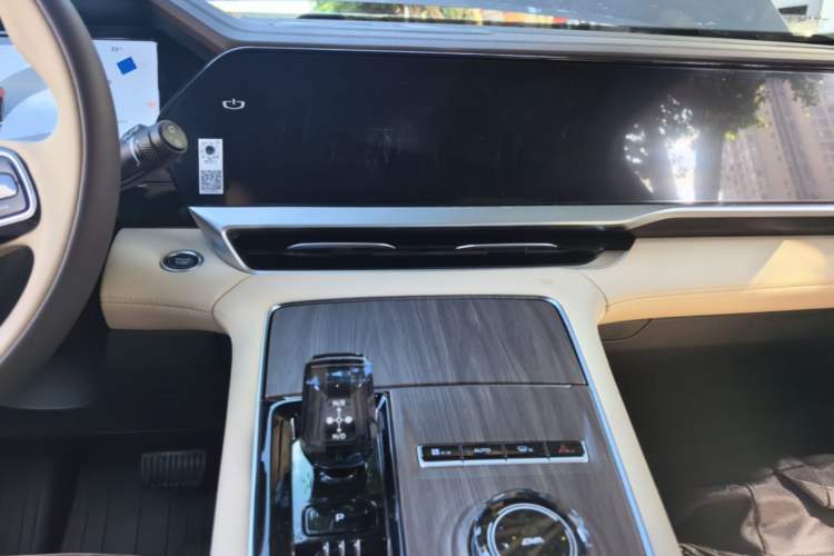 Used Geely Auto Monjaro L 2025 Dongfang Yao 2.0TD Automatic Lanxing Edition Audio And AC Panel