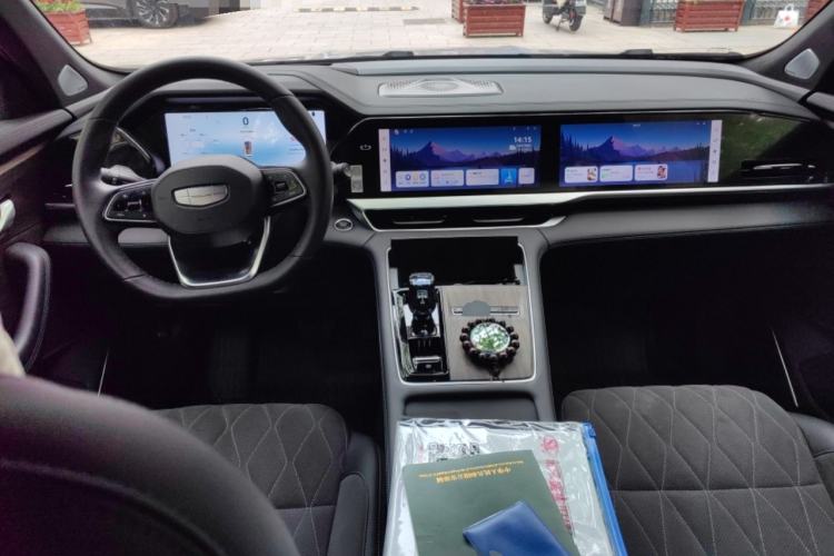 Used Geely Auto Monjaro L 2025 Dongfang Yao 2.0TD Automatic All-Wheel-Drive Wangyue Edition Center Console