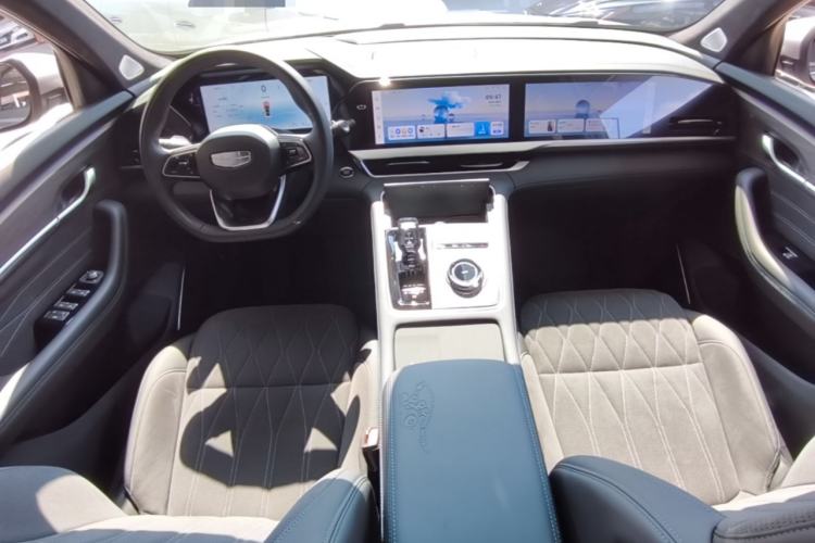 Used Geely Auto Monjaro L 2025 Dongfang Yao 2.0TD Automatic Lanxing Edition Center Console