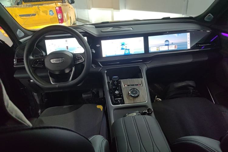 Used Geely Auto Monjaro L 2025 Dongfang Yao 2.0TD Automatic Lanxing Edition Center Console