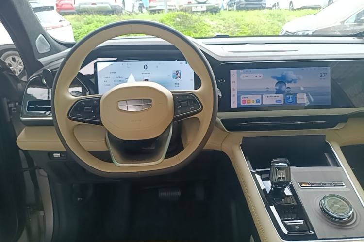 Used Geely Auto Monjaro L 2025 Dongfang Yao 2.0TD Automatic Lanxing Edition Center Console