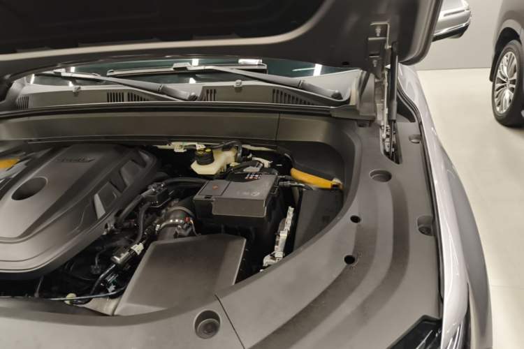 Used Geely Auto Monjaro L 2025 Dongfang Yao 2.0TD Automatic Lanxing Edition Engine Bay Left