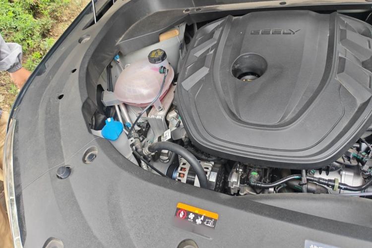 Used Geely Auto Monjaro L 2025 Dongfang Yao 2.0TD Automatic Lanxing Edition Engine Bay Right