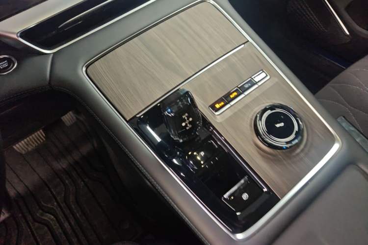 Used Geely Auto Monjaro L 2025 Dongfang Yao 2.0TD Automatic Lanxing Edition Gear Lever