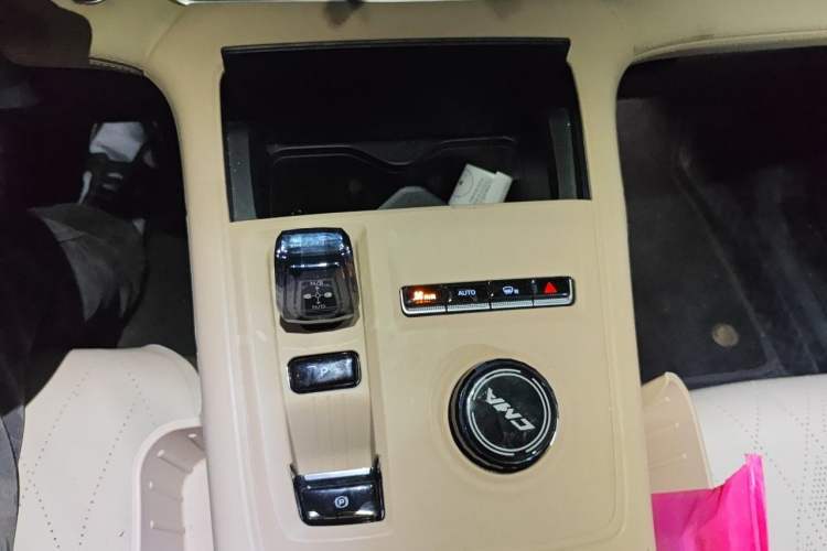 Used Geely Auto Monjaro L 2025 Dongfang Yao 2.0TD Automatic Lanxing Edition Gear Lever