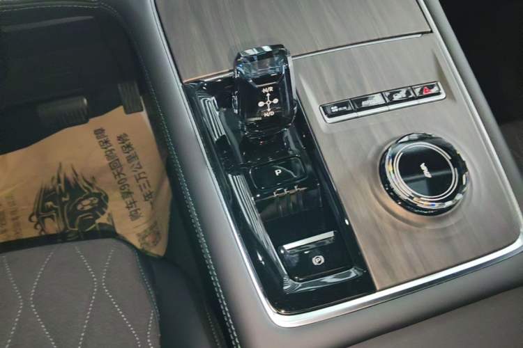 Used Geely Auto Monjaro L 2025 Dongfang Yao 2.0TD Automatic Lanxing Edition Gear Lever
