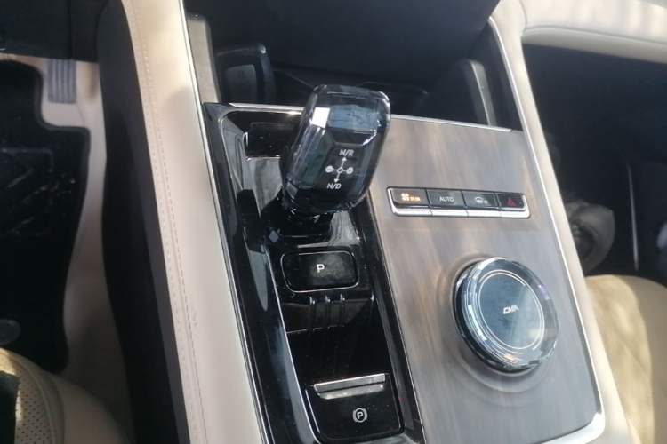 Used Geely Auto Monjaro L 2025 Dongfang Yao 2.0TD Automatic Lanxing Edition Gear Lever
