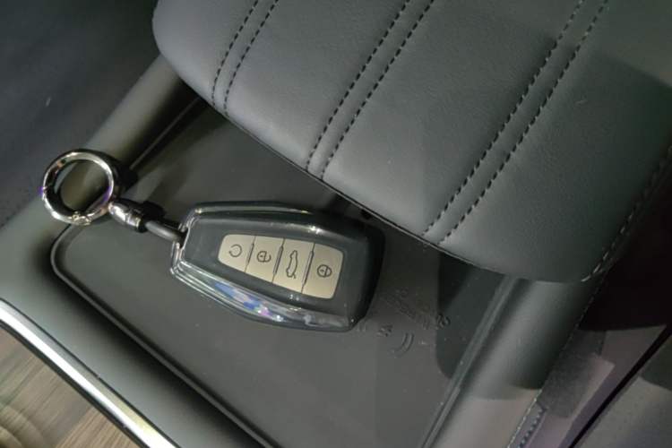 Used Geely Auto Monjaro L 2025 Dongfang Yao 2.0TD Automatic Lanxing Edition Interior 1
