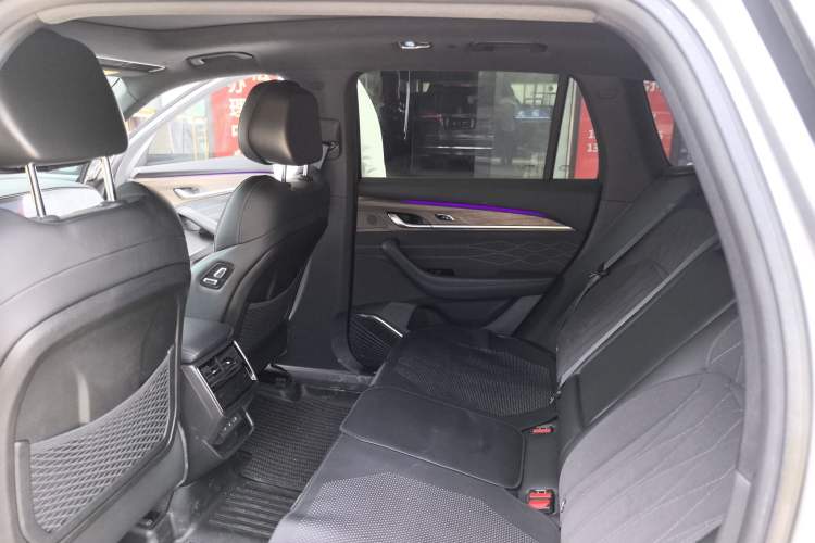 Used Geely Auto Monjaro L 2025 Dongfang Yao 2.0TD Automatic Lanxing Edition Interior 6