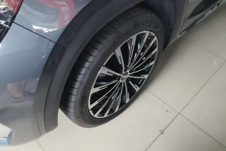 Used Geely Auto Monjaro L 2025 Dongfang Yao 2.0TD Automatic Lanxing Edition Left Front Wheel Hub