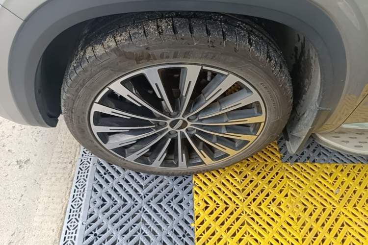 Used Geely Auto Monjaro L 2025 Dongfang Yao 2.0TD Automatic Lanxing Edition Left Front Wheel Hub