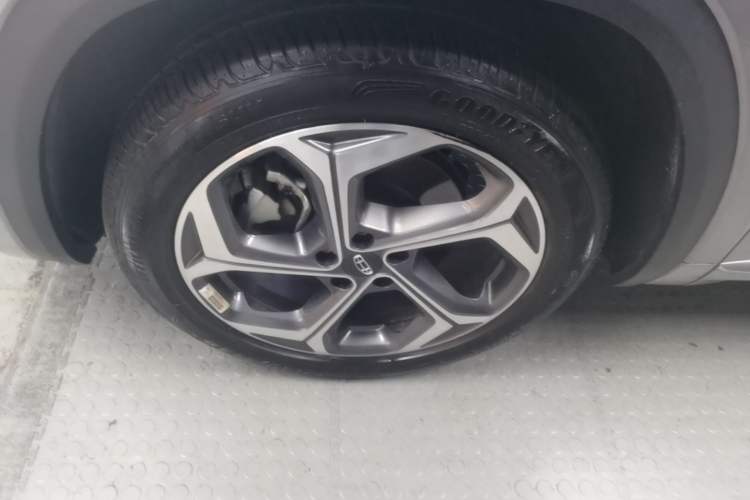 Used Geely Auto Monjaro L 2025 2.0TD Automatic Xingyun Version Left Front Wheel Hub