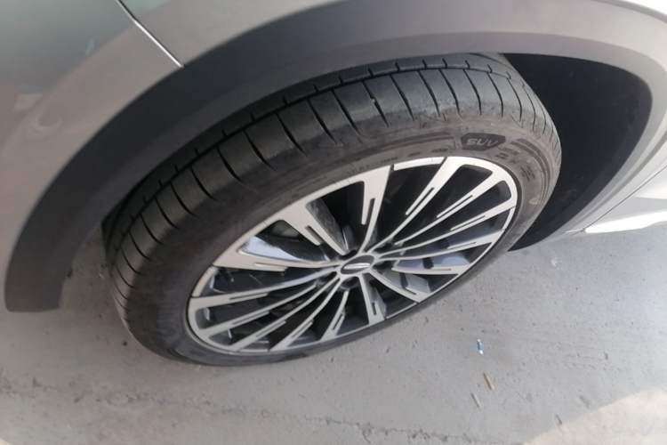 Used Geely Auto Monjaro L 2025 Dongfang Yao 2.0TD Automatic Lanxing Edition Left Front Wheel Hub