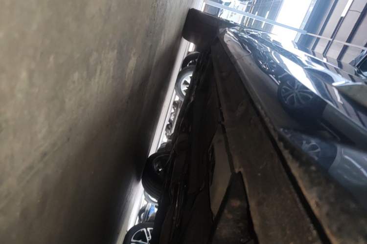 Used Geely Auto Monjaro L 2025 Dongfang Yao 2.0TD Automatic Lanxing Edition Left Side Sill