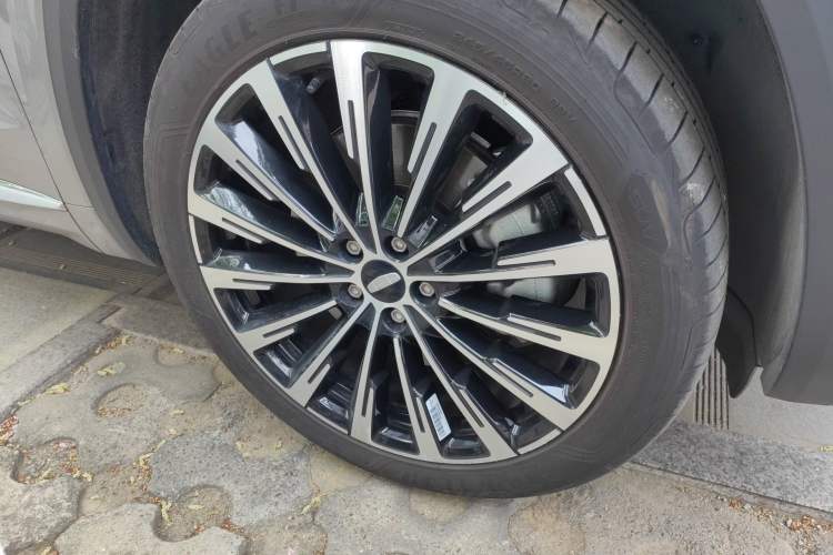Used Geely Auto Monjaro L 2025 Dongfang Yao 2.0TD Automatic All-Wheel-Drive Wangyue Edition Right Front Wheel Hub
