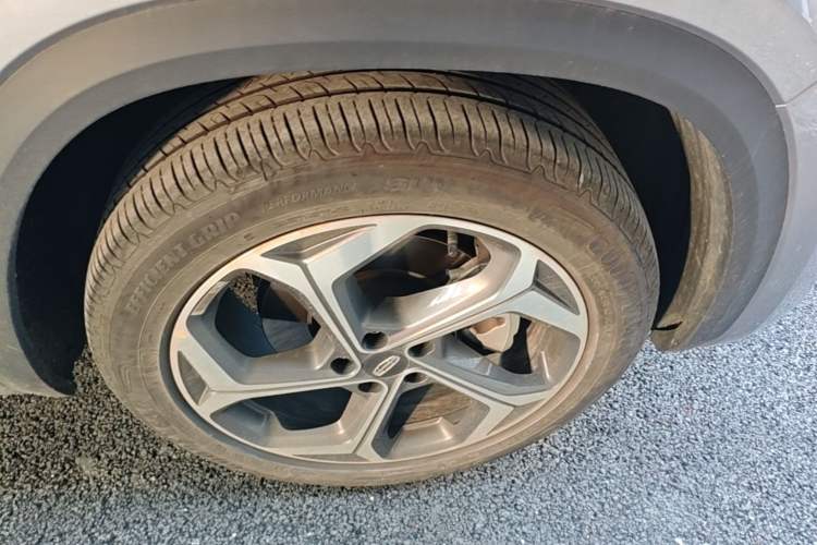 Used Geely Auto Monjaro L 2025 2.0TD Automatic Xingyun Version Right Front Wheel Hub