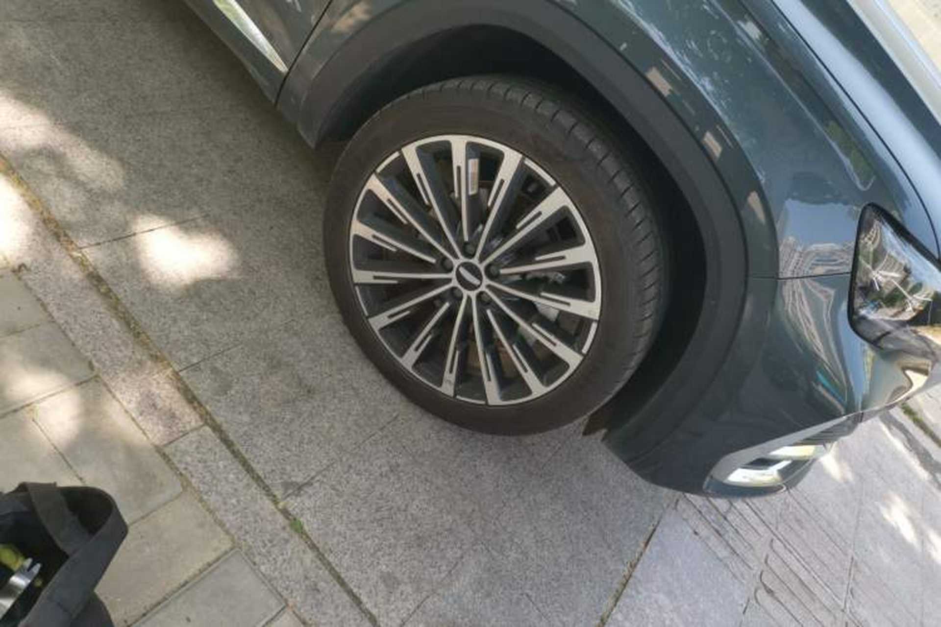 Used Geely Auto Monjaro L 2025 Dongfang Yao 2.0TD Automatic Lanxing Edition Right Front Wheel Hub