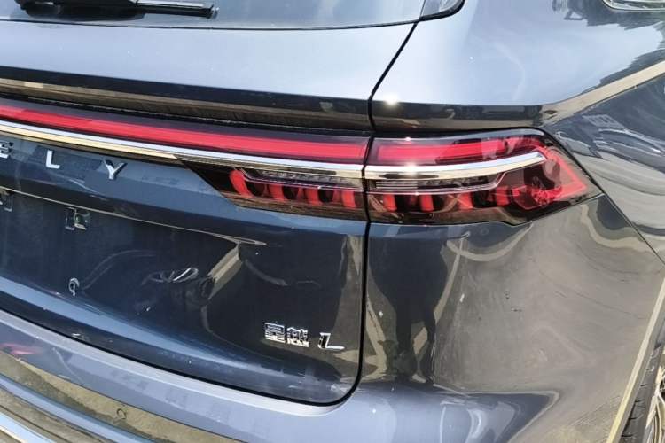 Used Geely Auto Monjaro L 2025 Dongfang Yao 2.0TD Automatic Jinzhao Edition Right Rear Taillight
