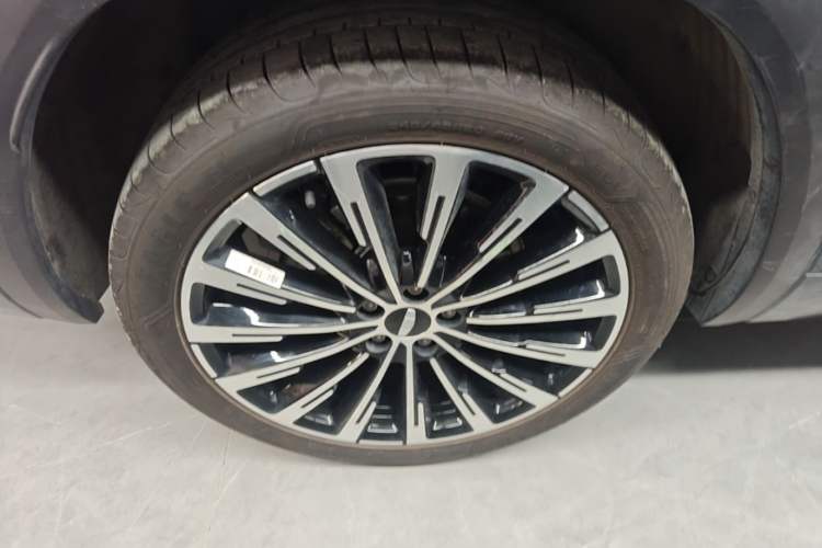 Used Geely Auto Monjaro L 2025 Dongfang Yao 2.0TD Automatic Lanxing Edition Right Rear Wheel Hub