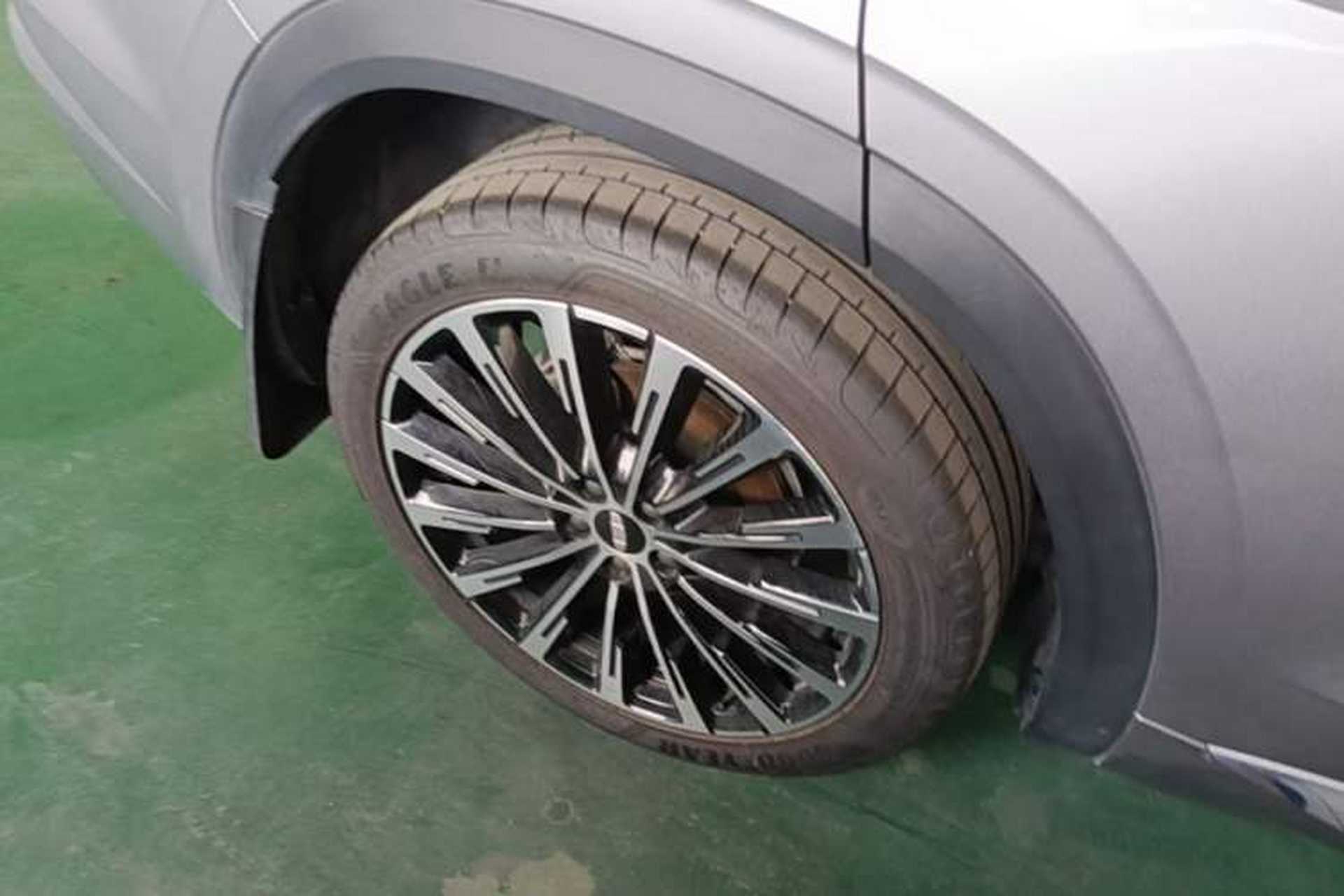 Used Geely Auto Monjaro L 2025 Dongfang Yao 2.0TD Automatic Lanxing Edition Right Rear Wheel Hub